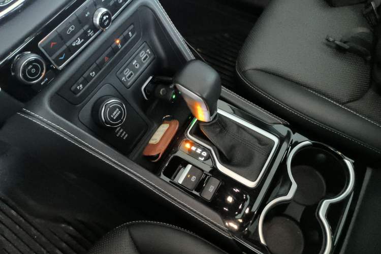 Used Jeep Grand Commander PHEV 2020 2.0T Plug-in Hybrid Elite Edition + Autonomous Driving Smart Package Gear Lever