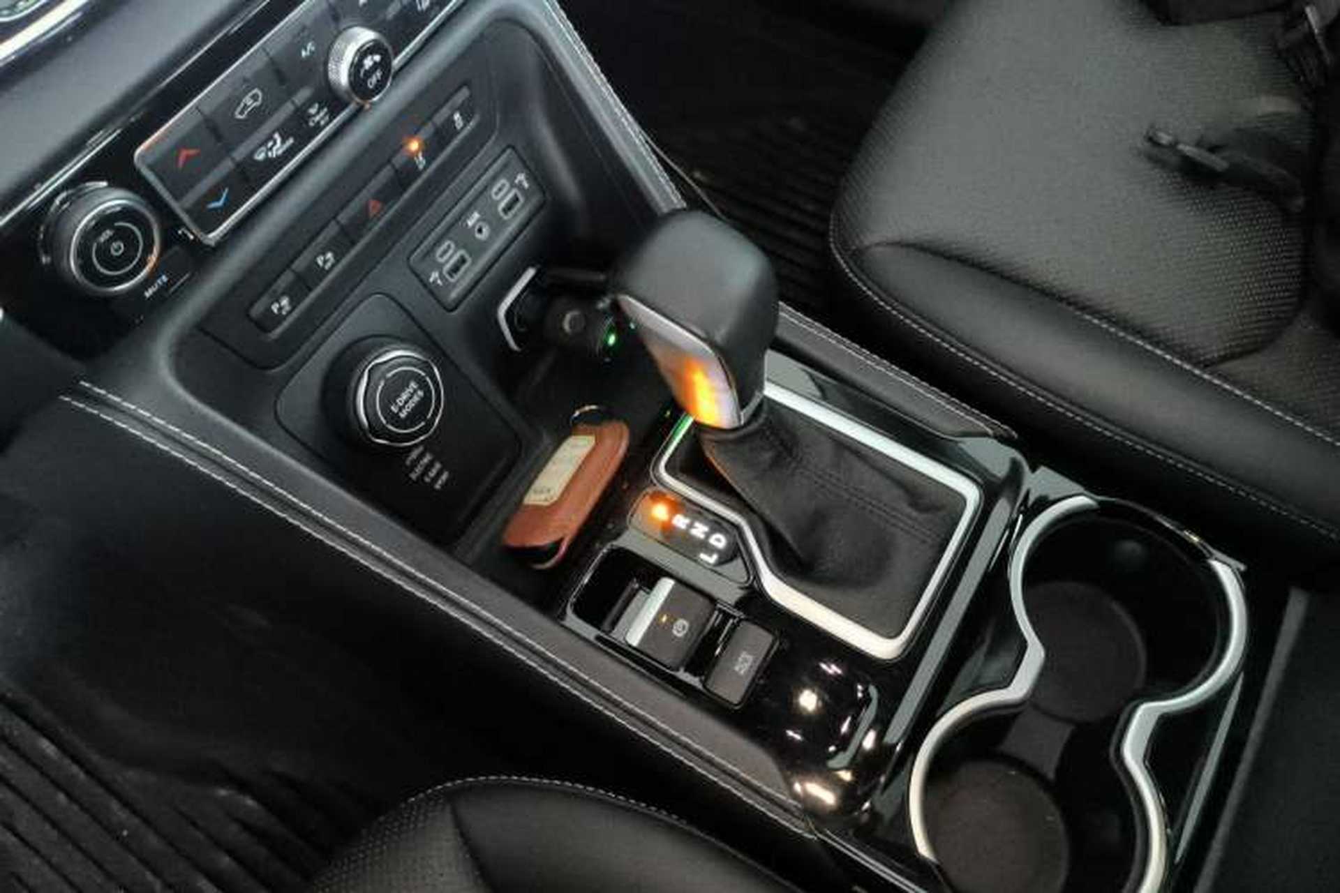 Used Jeep Grand Commander PHEV 2020 2.0T Plug-in Hybrid Elite Edition + Autonomous Driving Smart Package Gear Lever