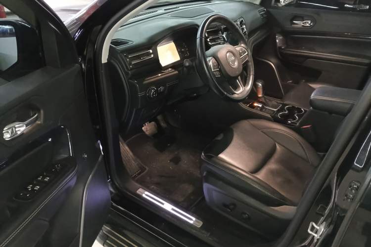 Used Jeep Grand Commander PHEV 2020 2.0T Plug-in Hybrid Leading Edition Interior 3