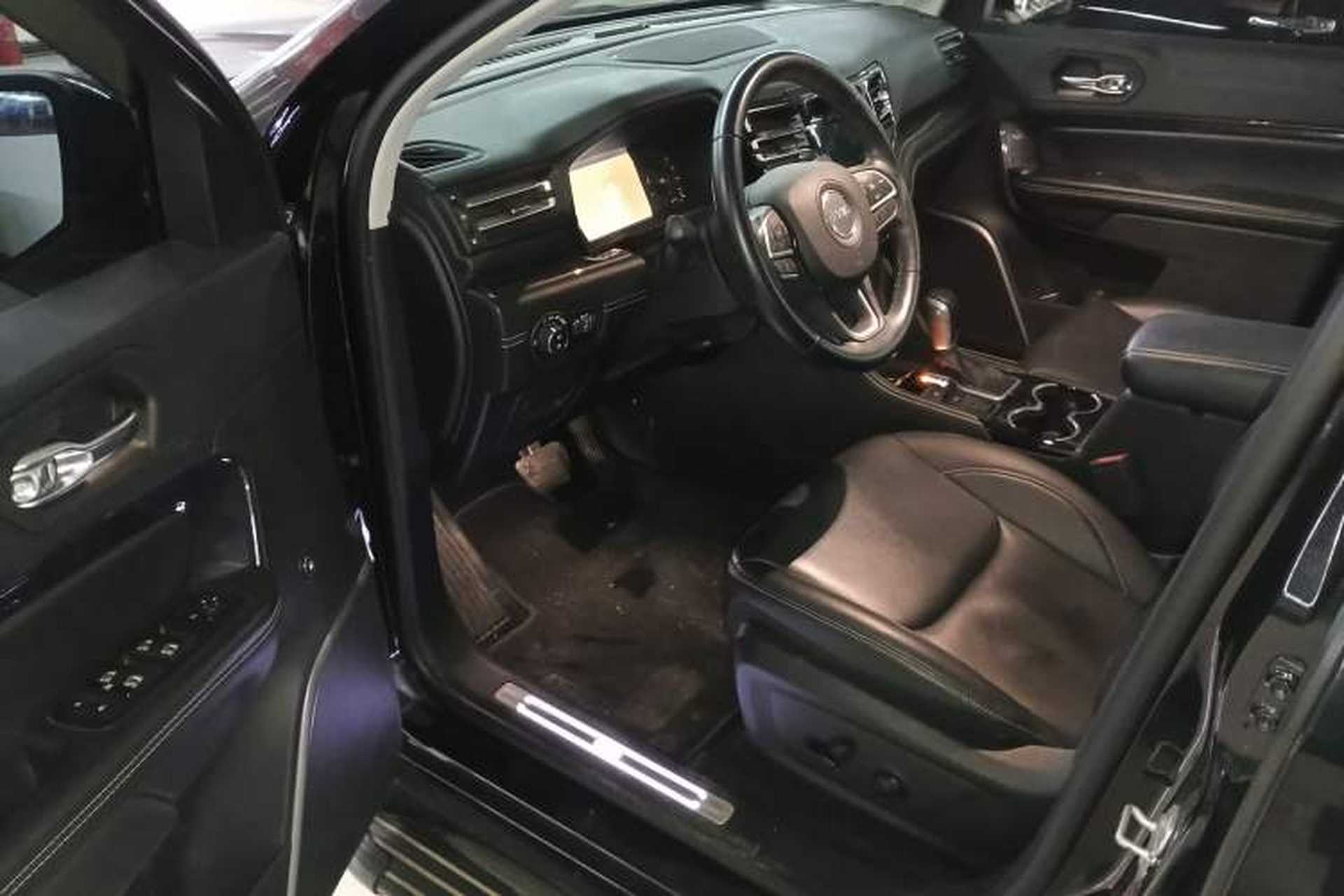 Used Jeep Grand Commander PHEV 2020 2.0T Plug-in Hybrid Leading Edition Interior 3
