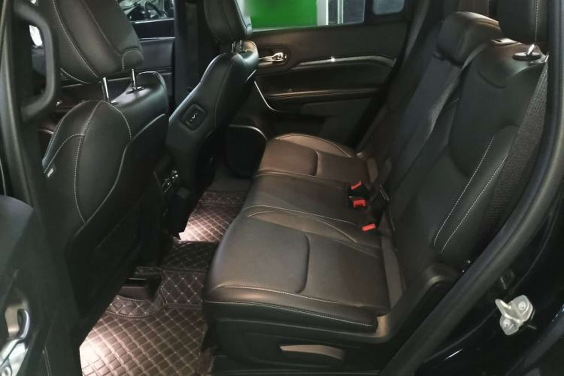 Used Jeep Grand Commander PHEV 2020 2.0T Plug-in Hybrid Leading Edition Interior 4