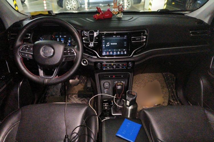 Used Jeep Grand Commander PHEV 2020 2.0T Plug-in Hybrid Elite Edition Center Console