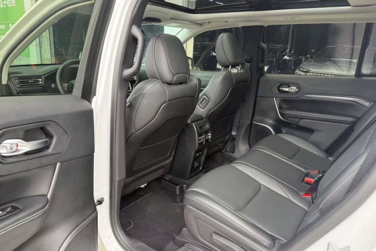 Used Jeep Grand Commander PHEV 2020 2.0T Plug-in Hybrid Leading Edition Interior 3