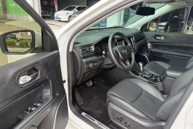 Used Jeep Grand Commander PHEV 2020 2.0T Plug-in Hybrid Leading Edition Interior 4