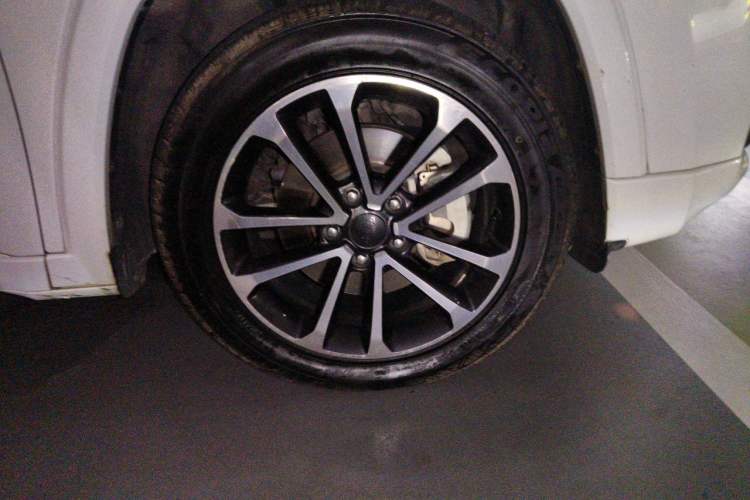 Used Jeep Grand Commander PHEV 2020 2.0T Plug-in Hybrid Elite Edition Right Front Wheel Hub