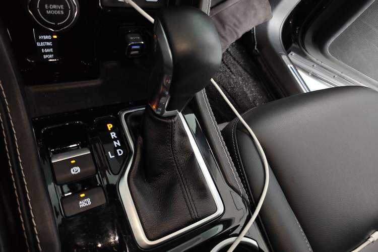Used Jeep Grand Commander PHEV 2022 2.0T Plug-in Hybrid Version Gear Lever