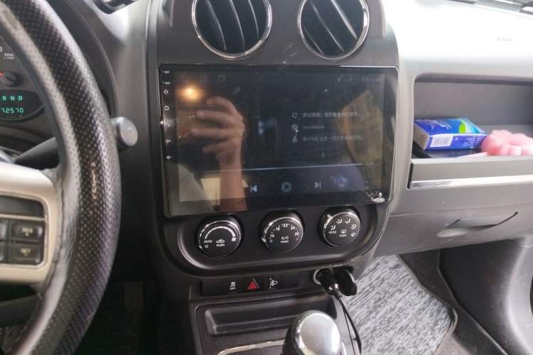 Used Jeep Patriot 2011 2.4 Sport Edition Audio And AC Panel