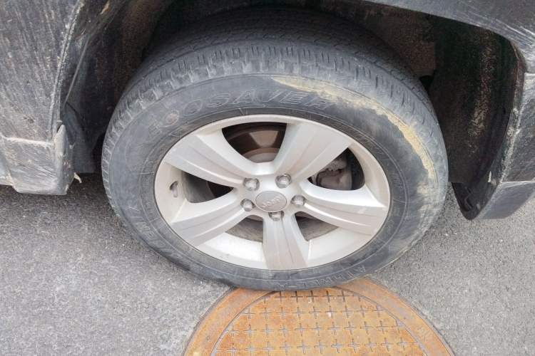 Used Jeep Patriot 2011 2.4 Sport Edition Right Front Wheel Hub
