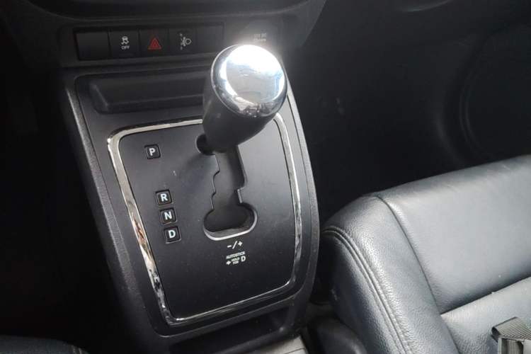 Used Jeep Patriot 2011 2.4 Classic Upgrade Edition Gear Lever