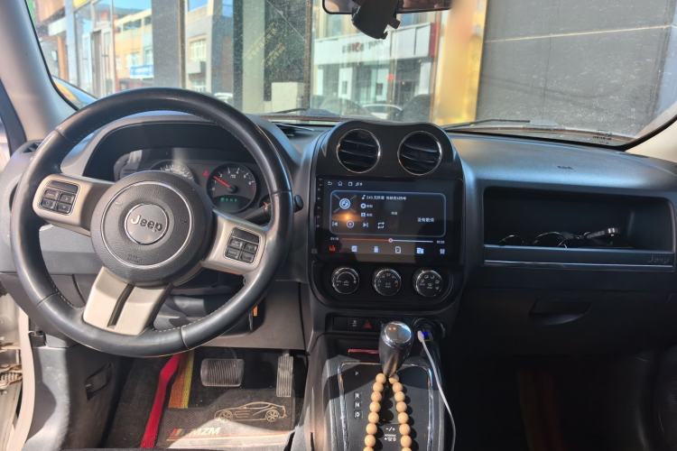 Used Jeep Patriot 2011 2.4 Sport Edition Center Console