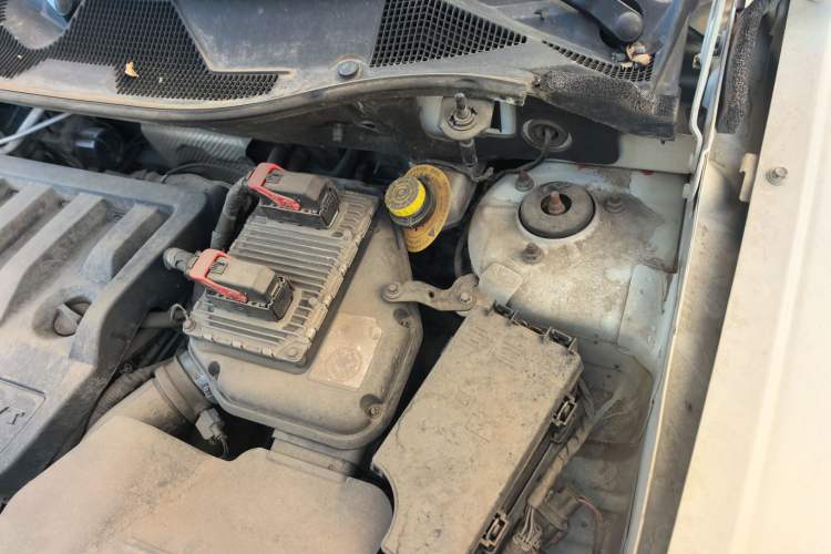 Used Jeep Patriot 2011 2.4 Sport Edition Engine Bay Left