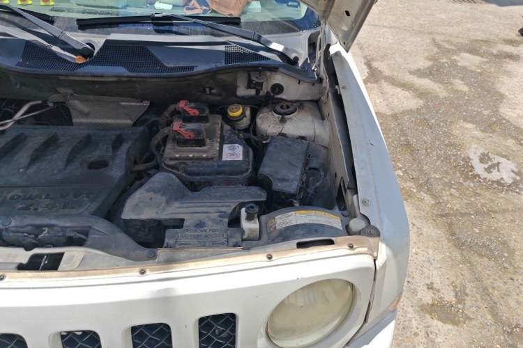 Used Jeep Patriot 2011 2.4 Luxury Edition Engine Bay Left