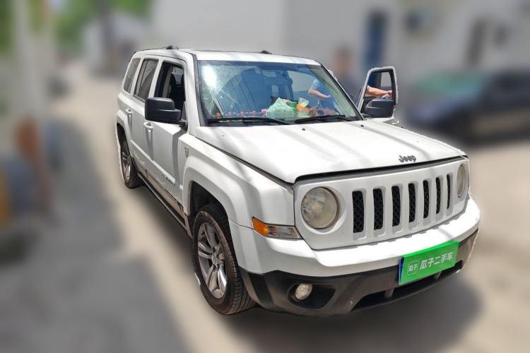 Used Jeep Patriot 2011 2.4 Luxury Edition Front Right 45 Deg