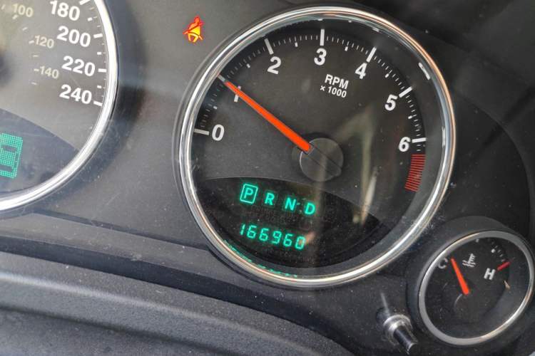 Used Jeep Patriot 2011 2.4 Luxury Edition Odometer Close Up