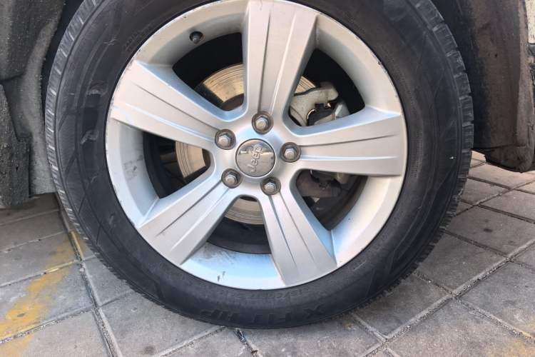 Used Jeep Patriot 2011 2.4 Sport Edition Right Front Wheel Hub