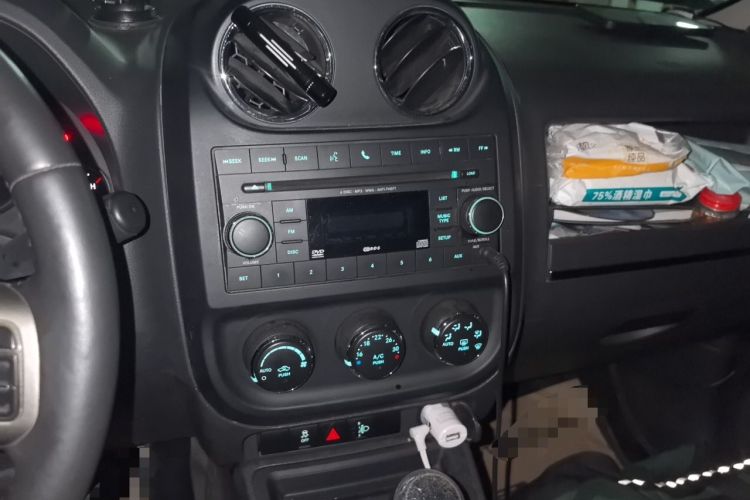 Used Jeep Patriot 2012 2.4 Luxury Edition Audio And AC Panel