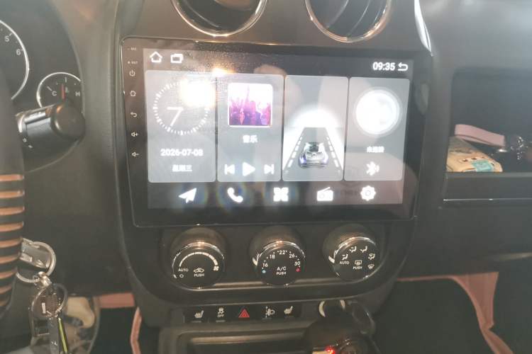 Used Jeep Patriot 2012 2.4 Luxury Edition Audio And AC Panel