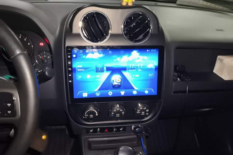 Used Jeep Patriot 2012 2.4 Luxury Edition Audio And AC Panel
