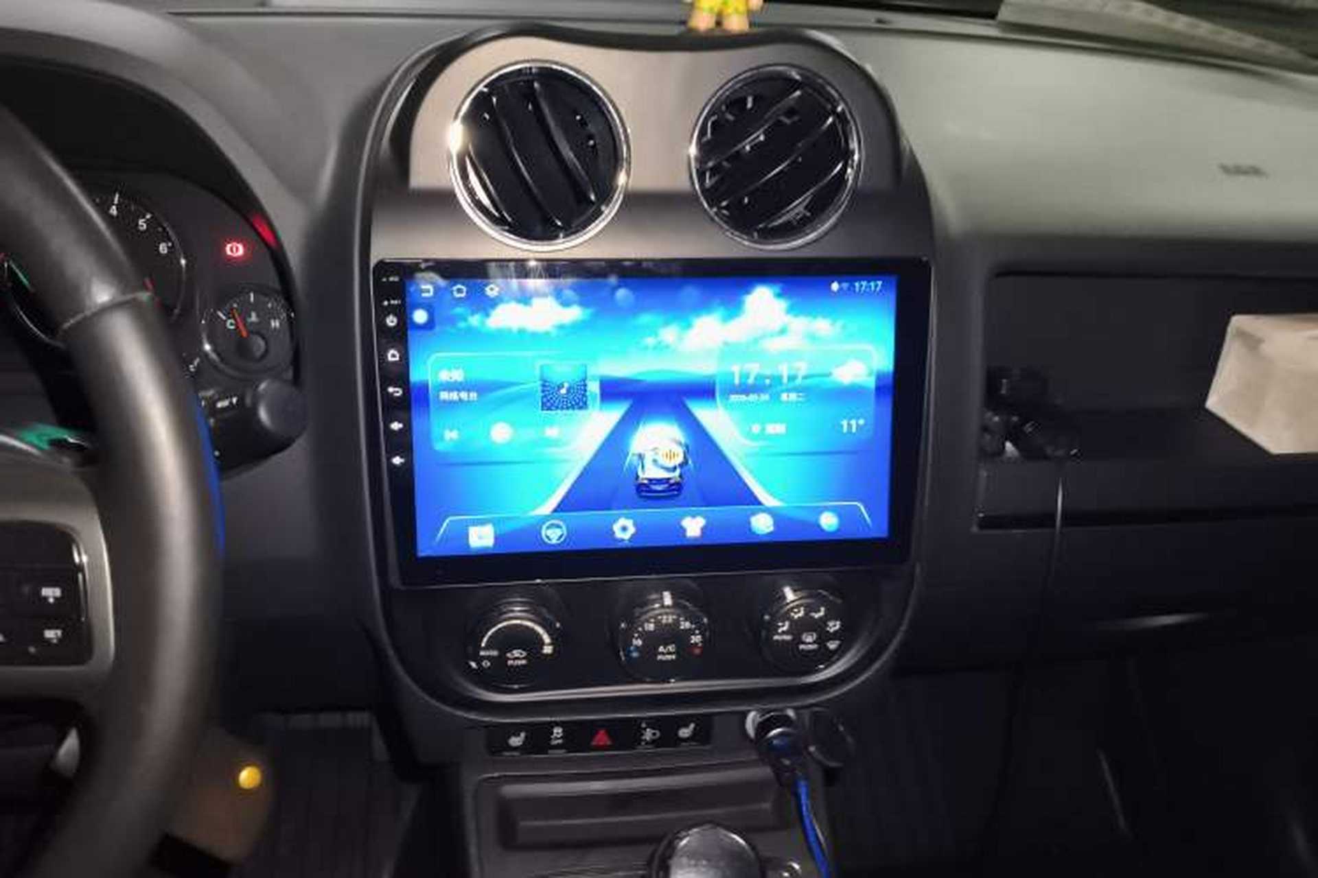 Used Jeep Patriot 2012 2.4 Luxury Edition Audio And AC Panel