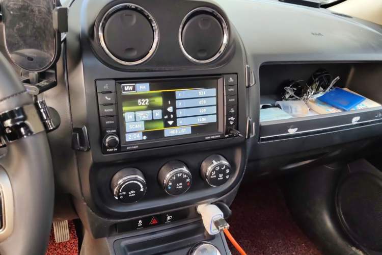 Used Jeep Patriot 2012 2.4 Sport Edition Audio And AC Panel