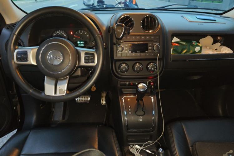 Used Jeep Patriot 2012 2.4 Sport Edition Center Console