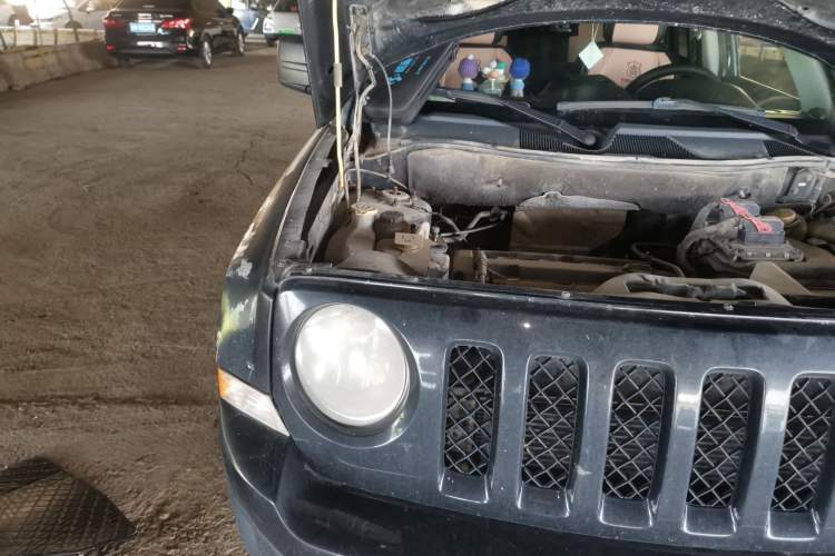 Used Jeep Patriot 2012 2.4 Luxury Edition Engine Bay Right