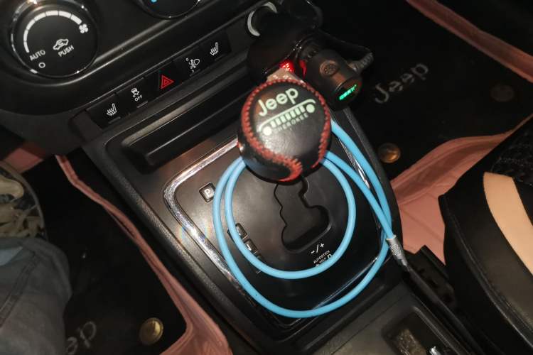 Used Jeep Patriot 2012 2.4 Luxury Edition Gear Lever