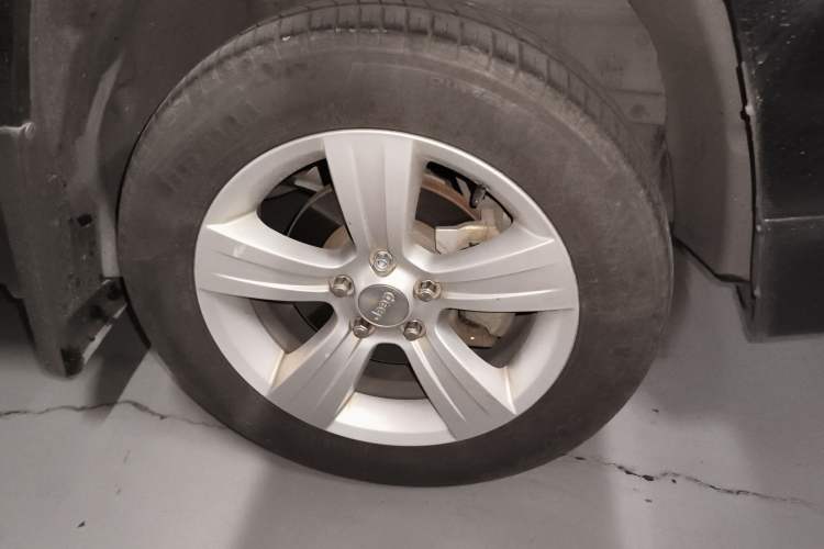 Used Jeep Patriot 2012 2.4 Luxury Edition Right Front Wheel Hub