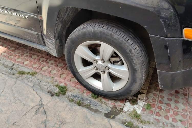 Used Jeep Patriot 2012 2.4 Sport Edition Right Front Wheel Hub