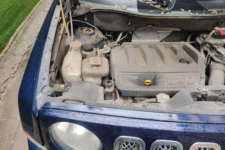 Used Jeep Patriot 2012 2.4 Sport Edition Engine Bay Right