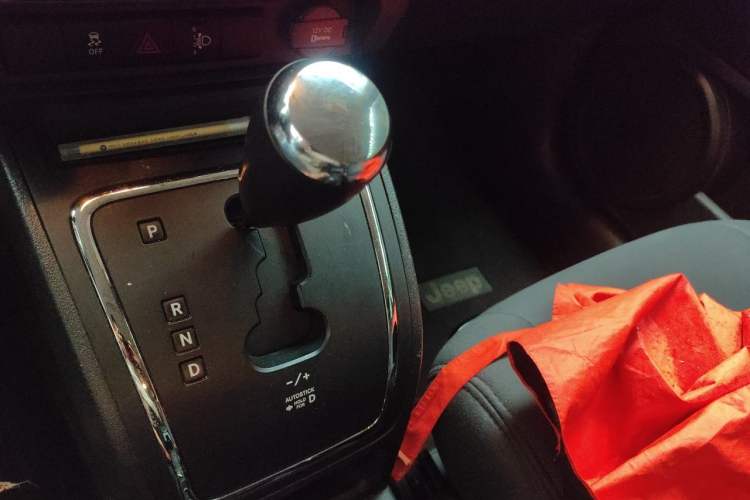 Used Jeep Patriot 2012 2.4 Sport Edition Gear Lever