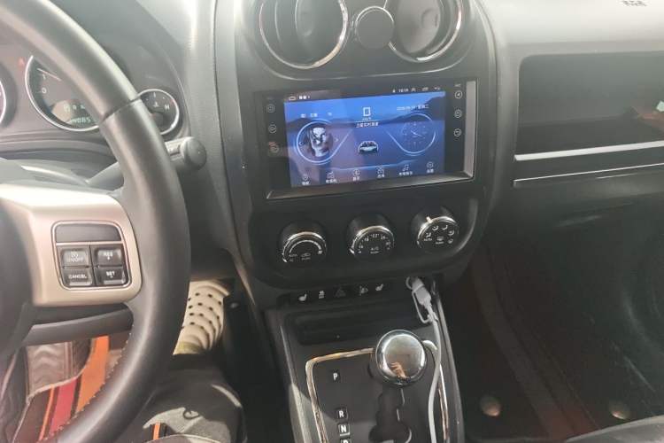 Used Jeep Patriot 2012 2.4 Luxury Edition Audio And AC Panel