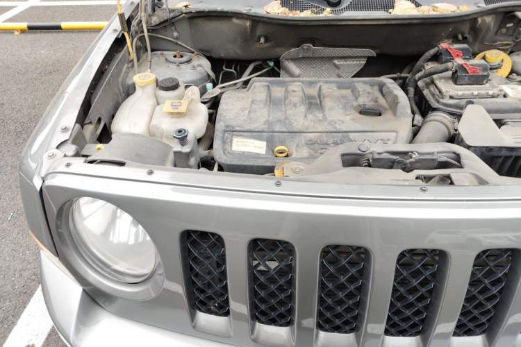 Used Jeep Patriot 2012 2.4 Luxury Edition Engine Bay Right