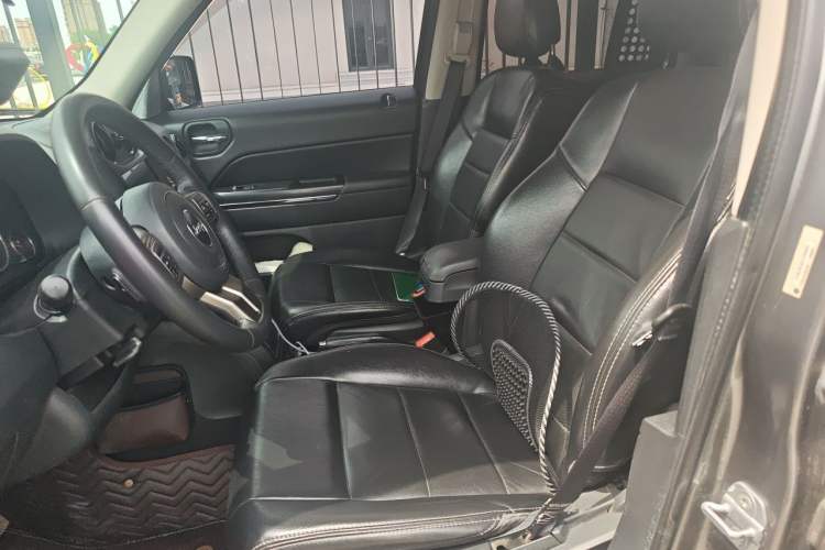 Used Jeep Patriot 2012 2.4 Luxury Edition Left Front Seat