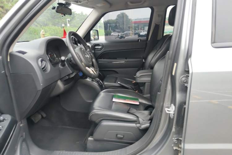 Used Jeep Patriot 2012 2.4 Luxury Edition Left Front Seat