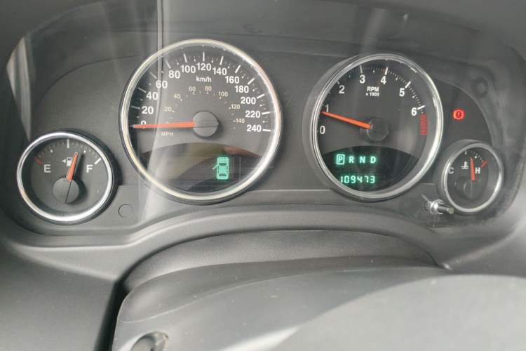 Used Jeep Patriot 2012 2.4 Luxury Edition Odometer Close Up