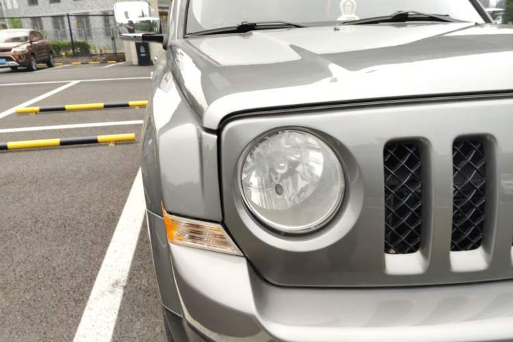 Used Jeep Patriot 2012 2.4 Luxury Edition Right Front Headlight