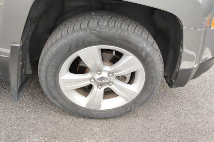 Used Jeep Patriot 2012 2.4 Luxury Edition Right Front Wheel Hub
