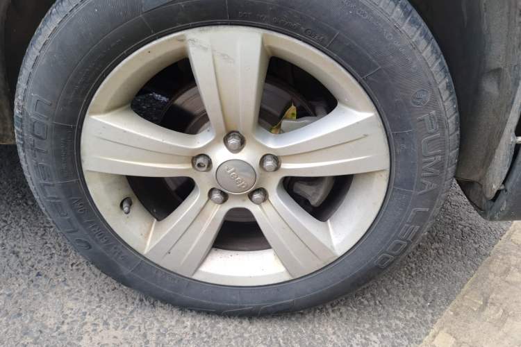 Used Jeep Patriot 2012 2.4 Luxury Edition Right Front Wheel Hub