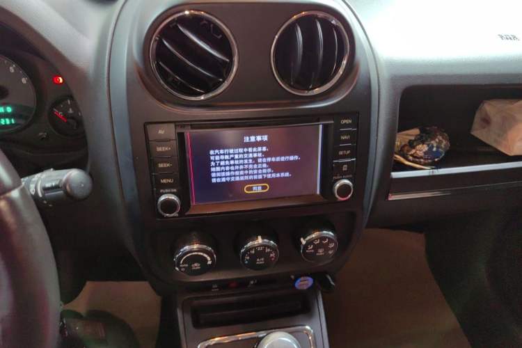 Used Jeep Patriot 2012 2.4 Sport Edition Audio And AC Panel