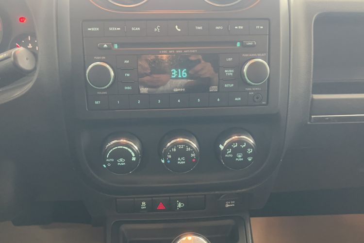 Used Jeep Patriot 2012 2.4 Sport Edition Audio And AC Panel