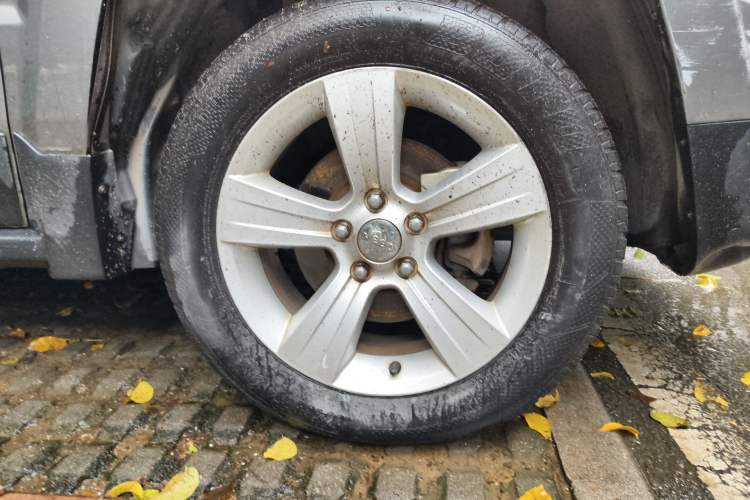 Used Jeep Patriot 2012 2.4 Sport Edition Right Front Wheel Hub