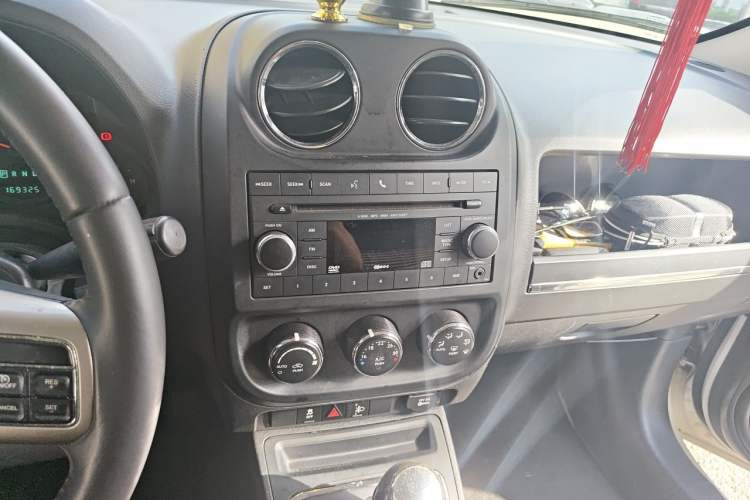 Used Jeep Patriot 2012 2.4 Sport Edition Audio And AC Panel