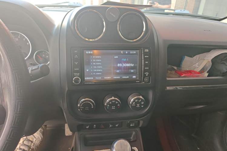 Used Jeep Patriot 2012 2.4 Luxury Edition Audio And AC Panel