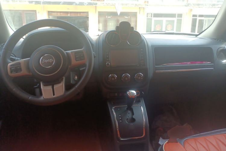 Used Jeep Patriot 2012 2.4 Sport Edition Center Console