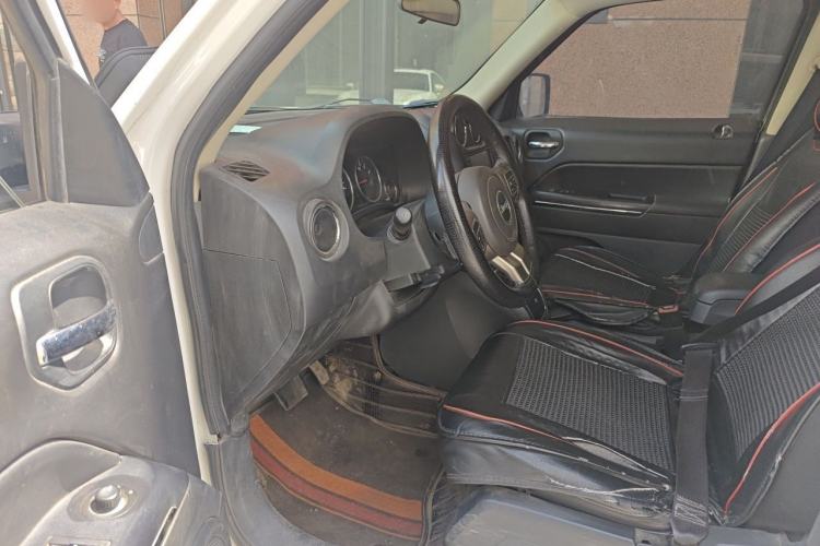 Used Jeep Patriot 2012 2.4 Luxury Edition Driver Seat