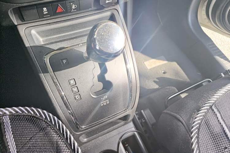 Used Jeep Patriot 2012 2.4 Sport Edition Gear Lever