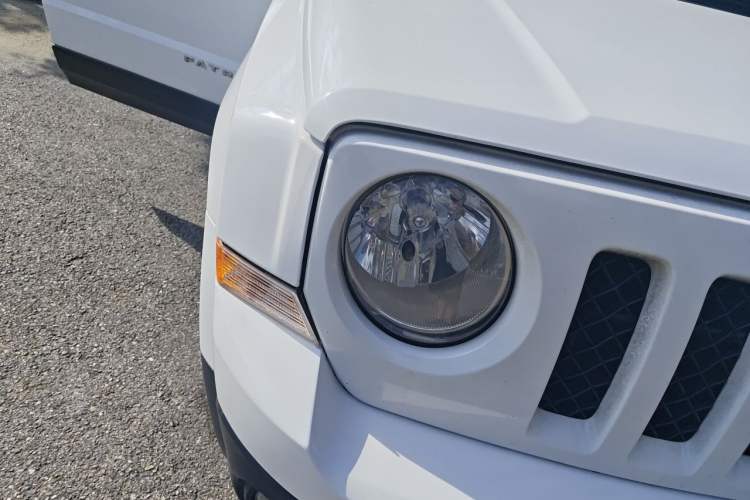 Used Jeep Patriot 2012 2.4 Sport Edition Right Front Headlight