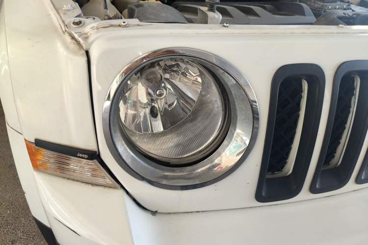 Used Jeep Patriot 2012 2.4 Luxury Edition Right Front Headlight