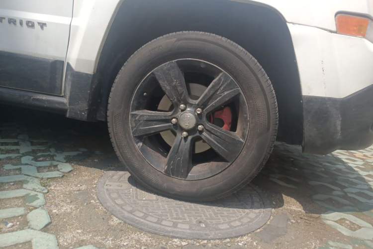 Used Jeep Patriot 2012 2.4 Sport Edition Right Front Wheel Hub
